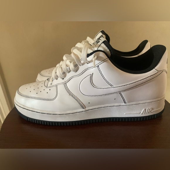Nike Air Force - Picture 2 of 5